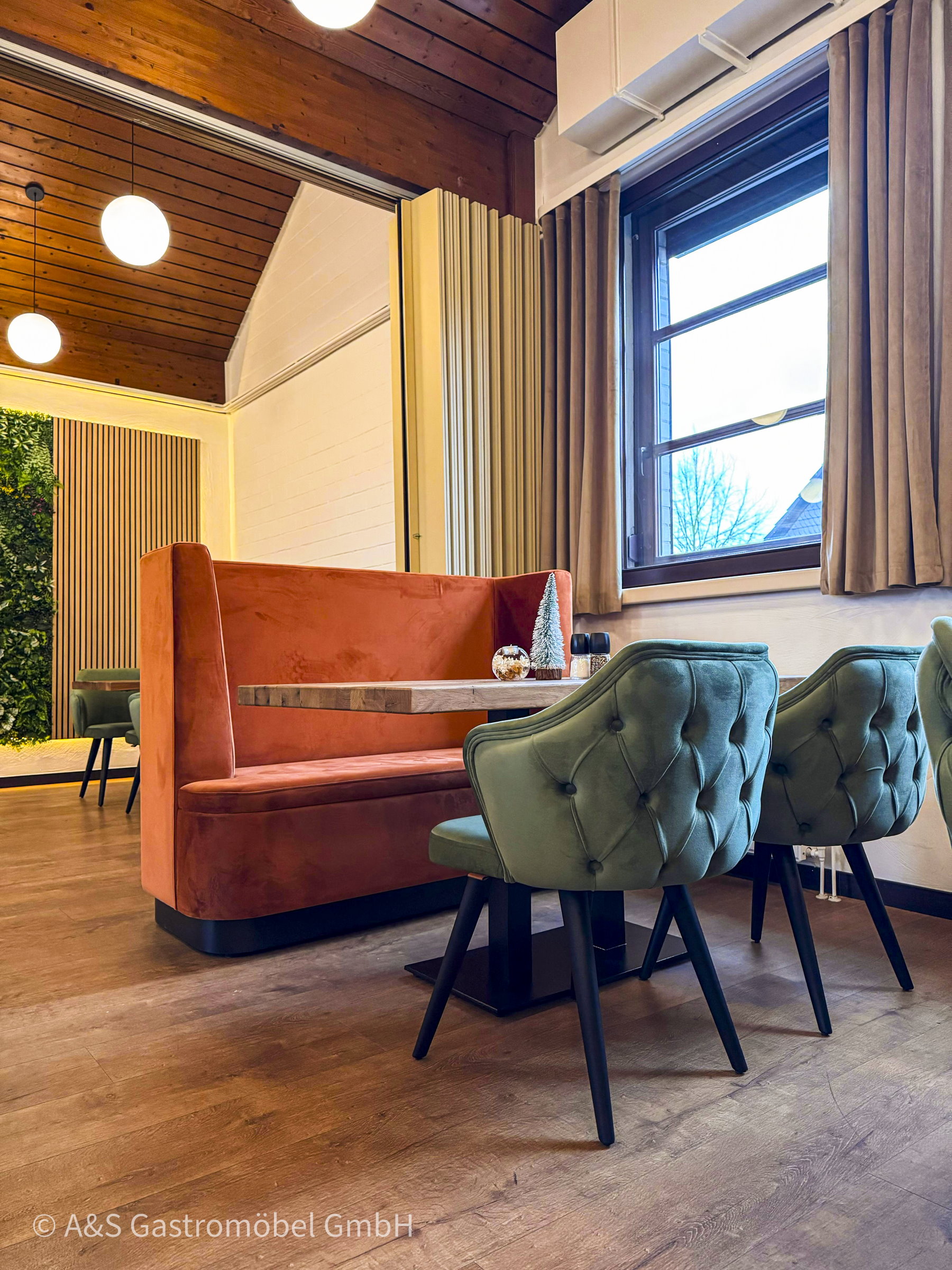 Flügelbank mit Sockel "Cataleya"