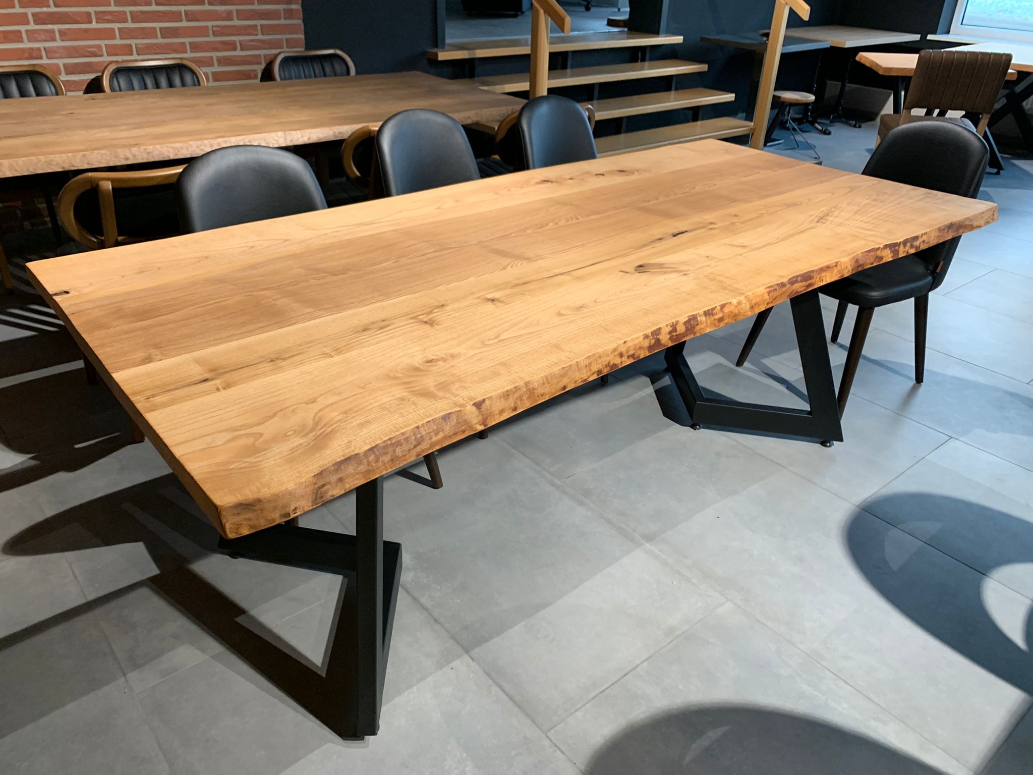 Esstisch Esche Massivholz mit Baumkante 220 x 105 cm