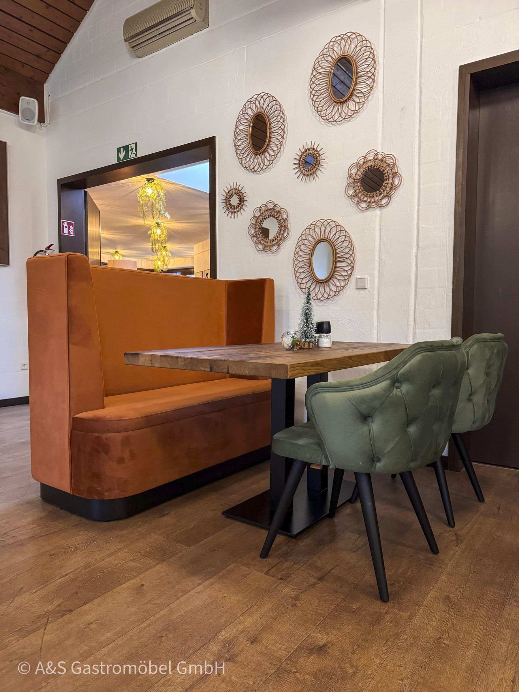 Flügelbank mit Sockel "Cataleya"