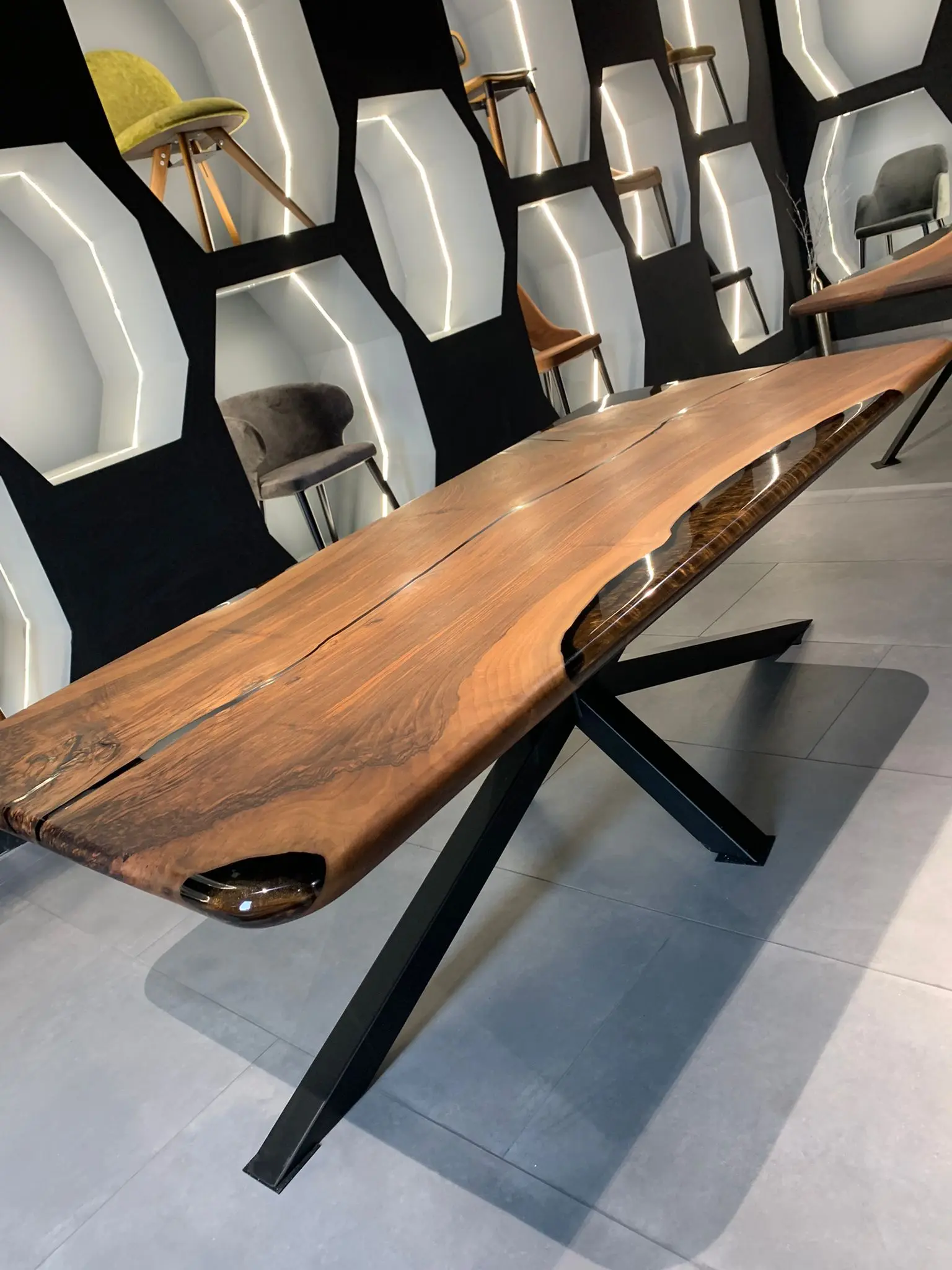 Epoxid-Table-230-x-110-cm-Massiv-American-Walnut-CNC-metallic-brown-mit-Fuss_G10746_1 Epoxid Table 230 x 110 cm Massiv American Walnut CNC metallic brown mit Fuß