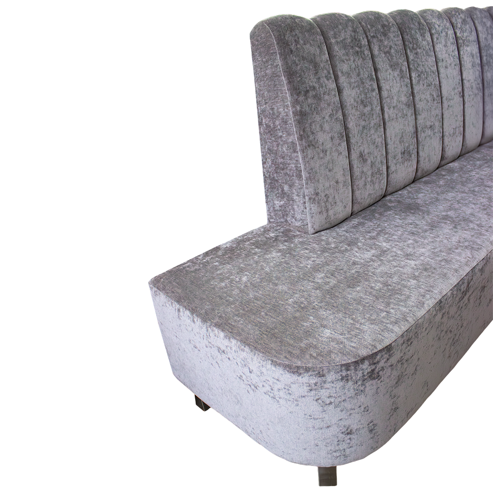 Bank in L-Form mit Füßen „Butterfly“