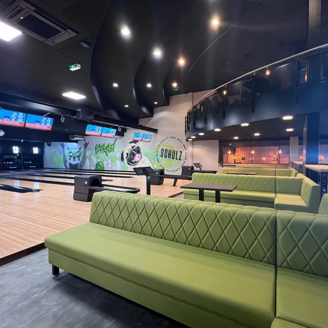 Lounge & Bar